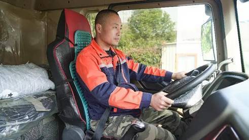 TX7渣土车助力用户实现价值跃升新葡京携手到共赢：中国重汽豪沃(图2)
