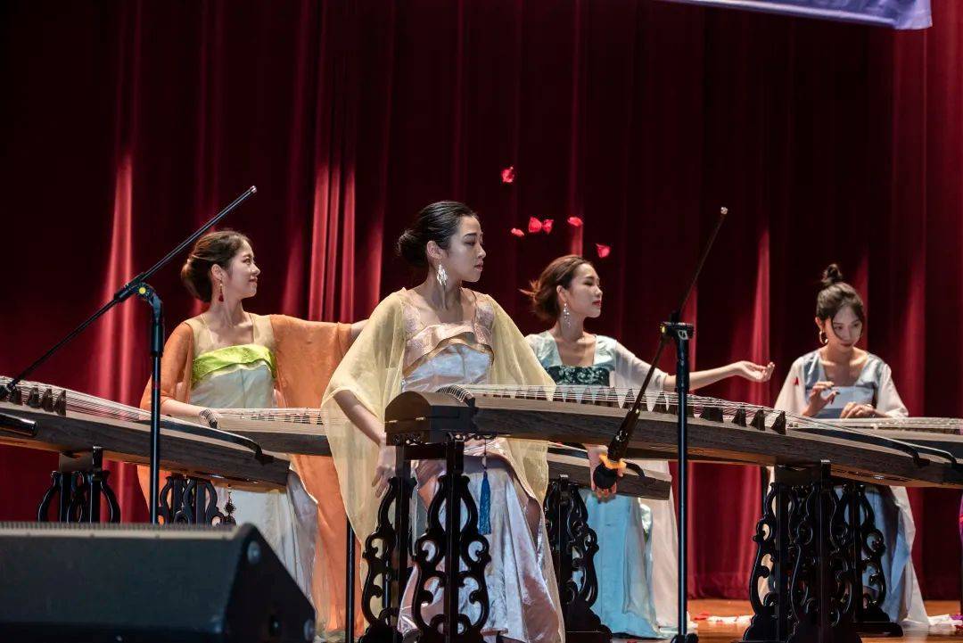 25全国少儿器乐展演澳门新葡京网页20(图12)