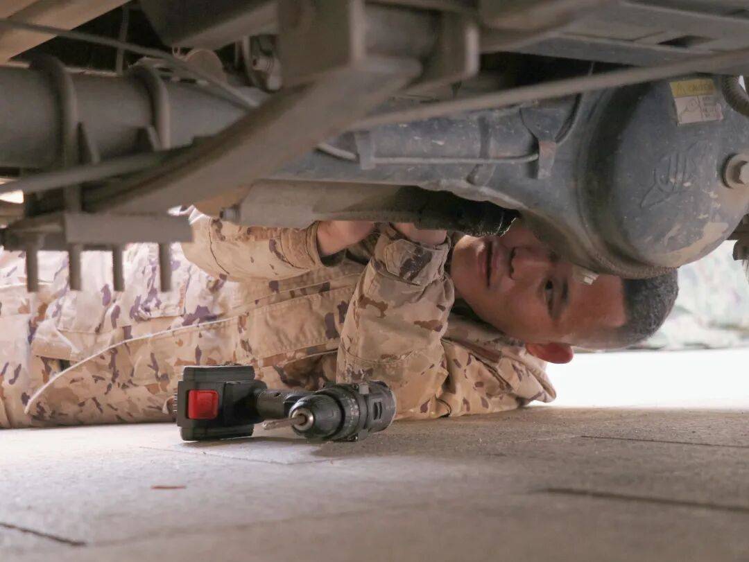 军营“小工匠”发挥“大效能”(图5) 军营“小工匠”发挥“大效能”(图5)