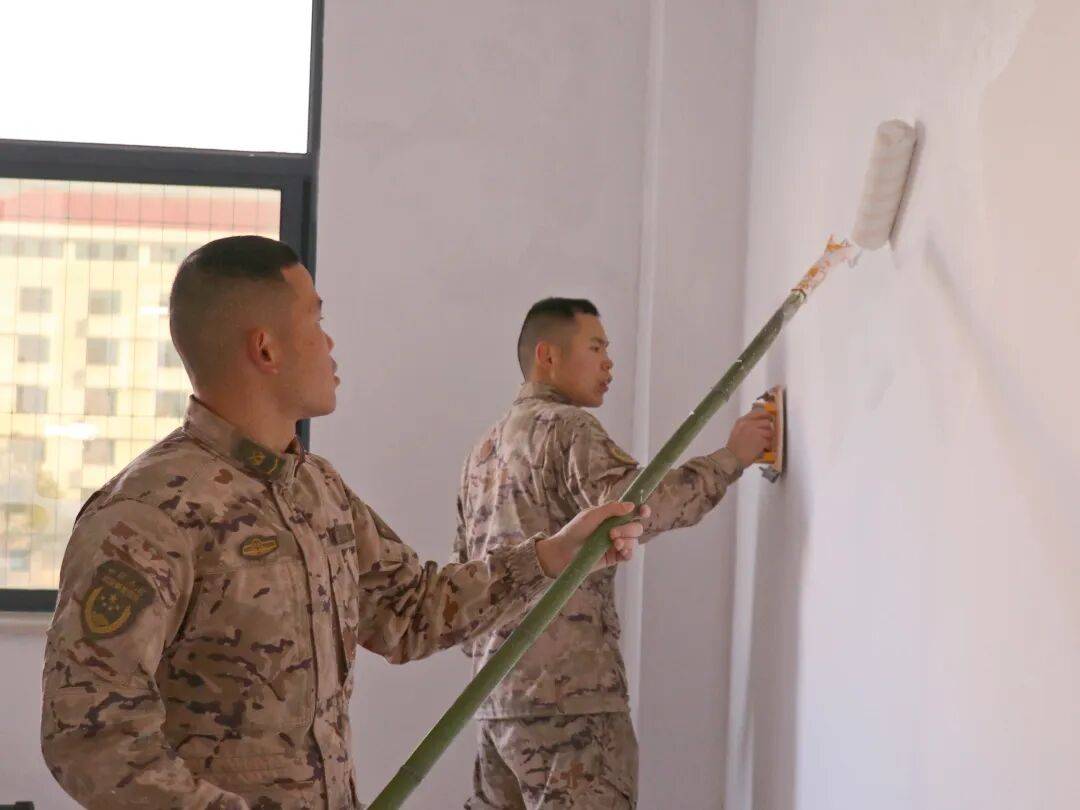 军营“小工匠”发挥“大效能”(图6) 军营“小工匠”发挥“大效能”(图6)